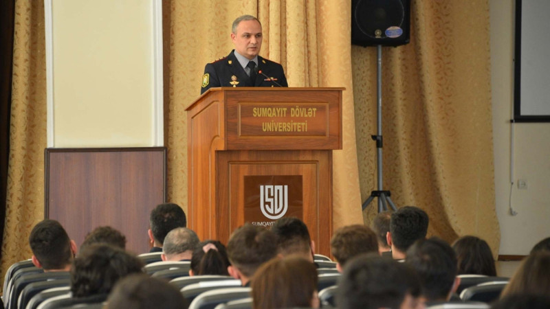 Polis rəisi tələbələrlə narkomaniya mövzusunda görüş keçirib
