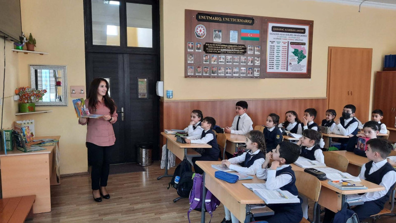 12 nömrəli məktəbdə Beynəlxalq Kitab Günü münasibətilə tədbir baş tutub