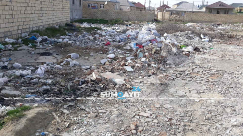 Yaşıl dərə massivinin sakinləri ətrafda olan tullantılardan narazıdır