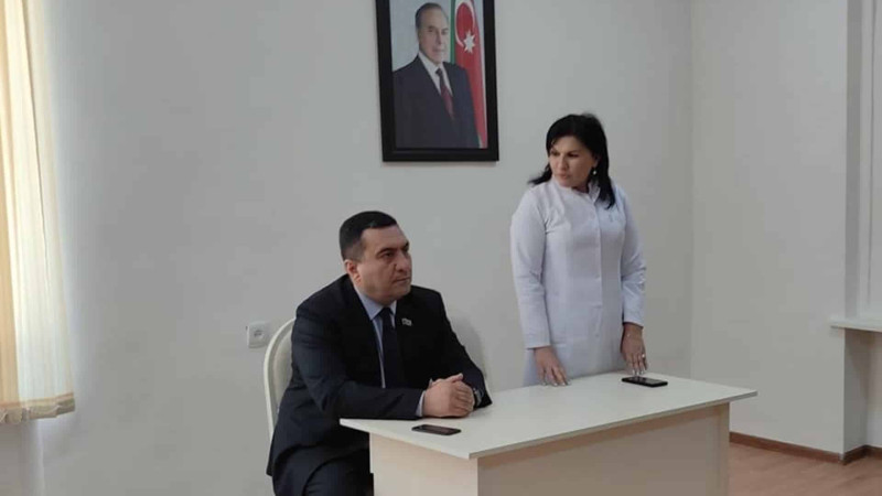 Sumqayıt: deputat Müşfiq Məmmədli Ailə Sağlamlıq Mərkəzinin kollektivi ilə görüşüb
