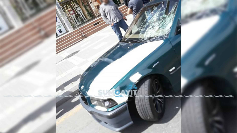 Övladını xilas etmək istəyən ananı avtomobil vurub