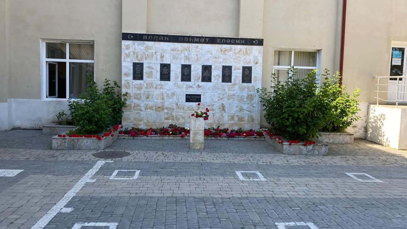 Sumqayıtda 23 il əvvəl baş vermiş faciədə həlak olanların xatirəsi yad edilib
