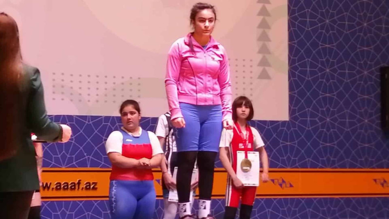 Sumqayıtlı idmançılar ağır atletika üzrə ölkə birinciliyində qızıl medallar qazanıb