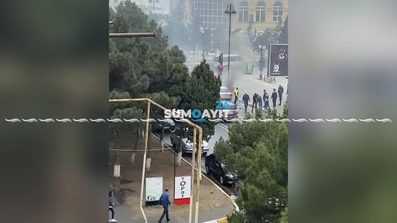 İşıqforda dayanan maşın alovlanıb - YENİLƏNİB
