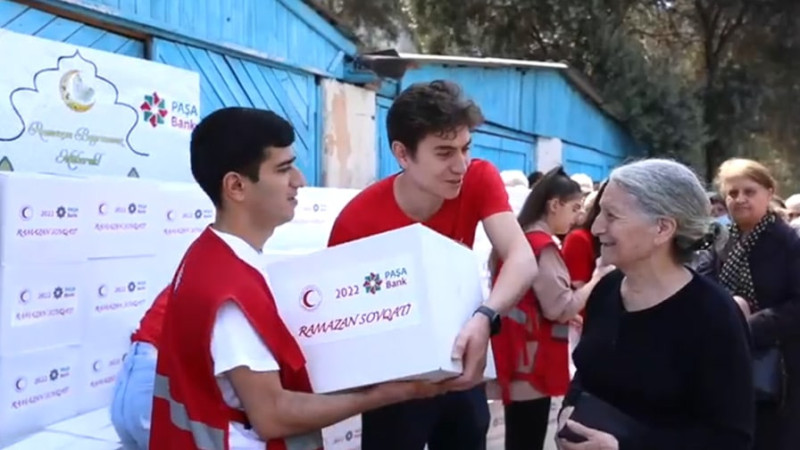 Sumqayıtda ahıllara bayram sovqatları paylanılıb