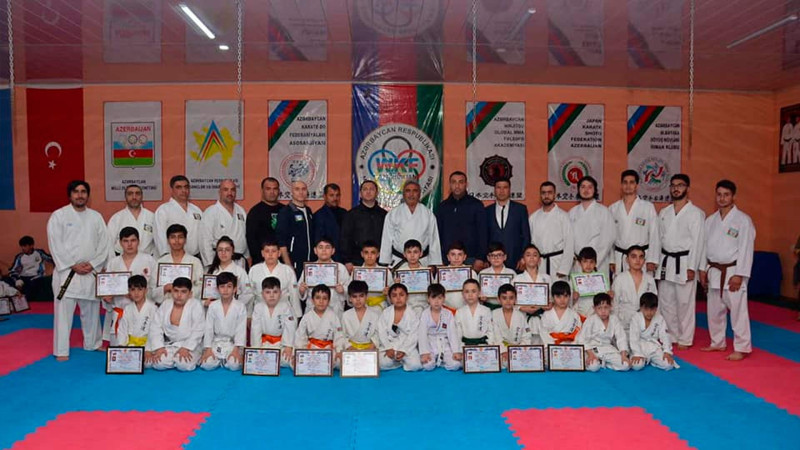 Gənc idmançılar Milli Karate Federasiyasının prezidenti ilə görüşüblər