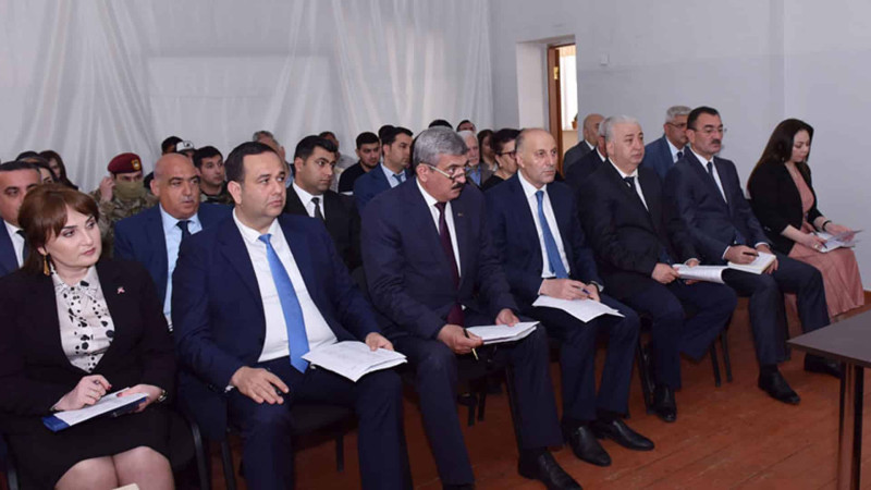 İcra başçısı Zakir Fərəcov vətəndaşları qəbul edib