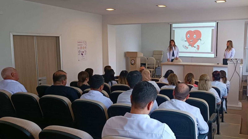 Həkimlər üçün “Xroniki ürək çatışmazlığı: müasir müalicə metodları” mövzusunda seminar keçirilib