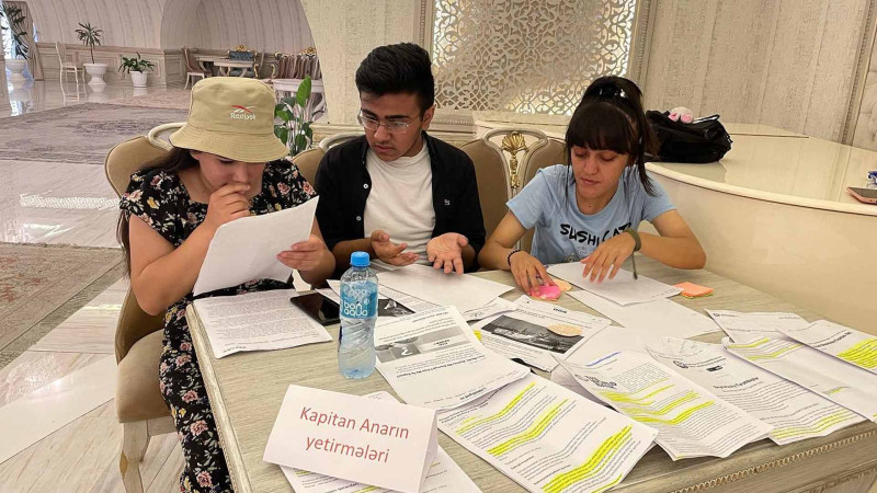 Tələbələr arasında şou-debat keçirilib
