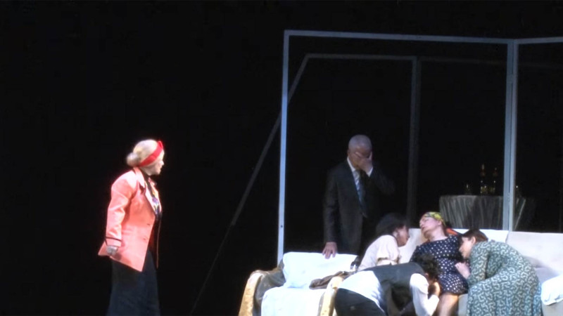 Dram Teatrında “Narkoman” tamaşası təqdim edilib