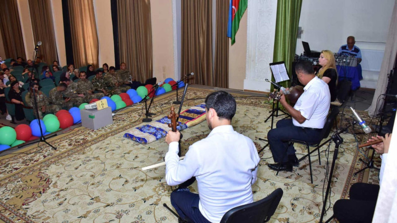 “Ordum varsa, yurdum var!” adlı musiqili gecə keçirilib