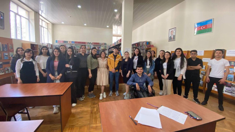 Gənclər İlyas Əfəndiyevin əsərlərini müzakirə və təhlil ediblər