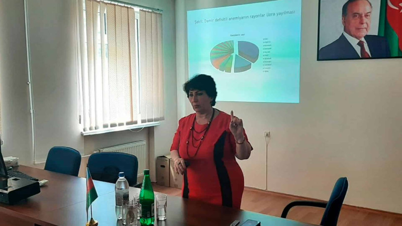 Uşaq Xəstəxanasında tibb üzrə fəlsəfə doktoru təqdimat keçirib