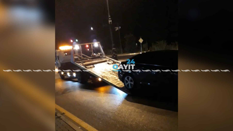 Gecə saatlarında avtomobil bordürə çırpılıb