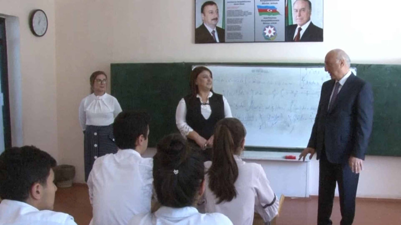 İcra başçısı məktəbdə yaradılan şərait ilə tanış olub