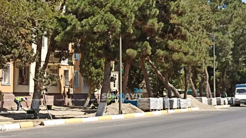 Cəfər Cabbarlı küçəsində piyada səkiləri yenilənir
