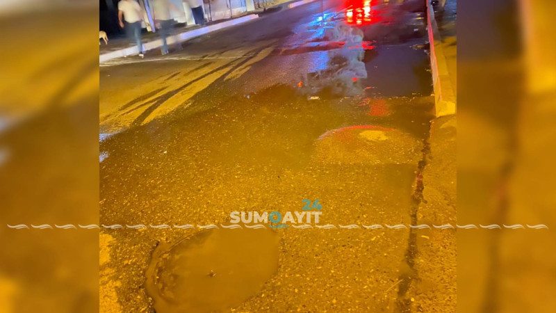 Fətəli Xan küçəsində kanalizasiya suları keçilməz gölməçə yaradıb