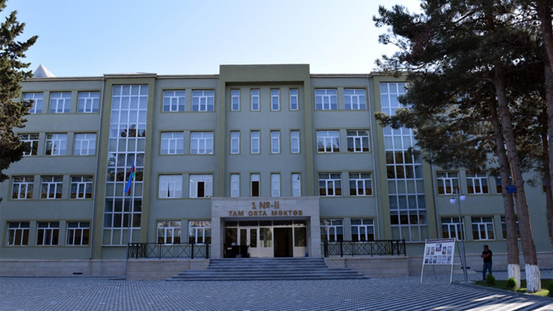 Sumqayıt məktəblərinin birində attestat və təmir üçün pul yığılır? - Açıqlama