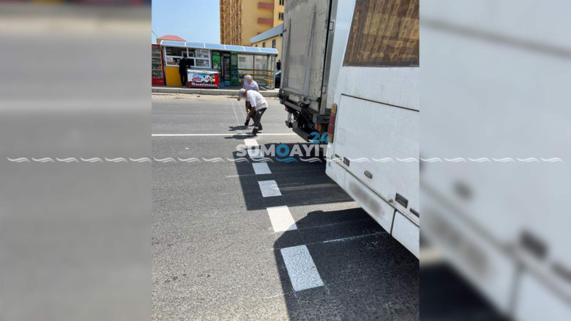 Daha bir küçədə işıqfor quraşdırılıb və piyada zolağı çəkilib