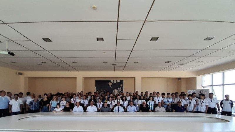 İdman mərkəzində yüksək nəticəli idmançılarla görüş baş tutub
