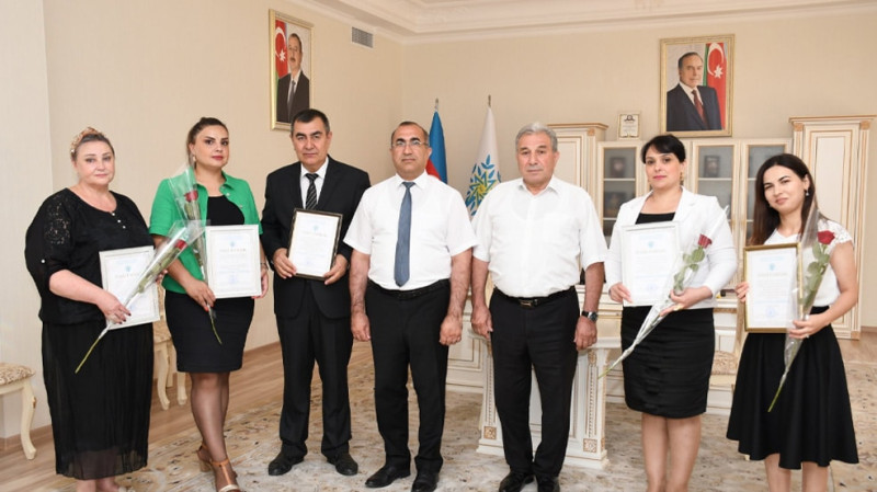 Şəhərimizin müəllimləri mükafatlandırılıblar
