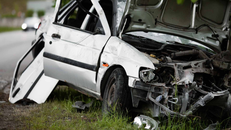 Əks yola çıxan sürücü qəza törədib: sərnişin dünyasını dəyişib