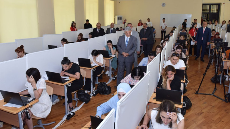 Sumqayıtda müəllimlərin işə qəbulu üzrə imtahan prosesi izlənilib