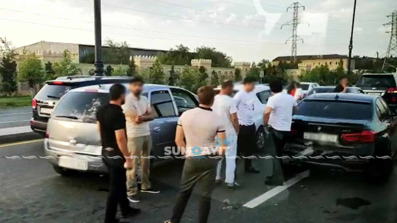 Sülh küçəsində zəncirvari qəza baş verib