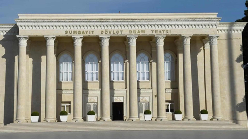 Teatr mövsümünün yekununda teatrsevərləri yeni premyera gözləyir