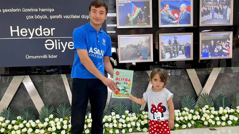 Azyaşlılara əlifba kitabları paylanıb
