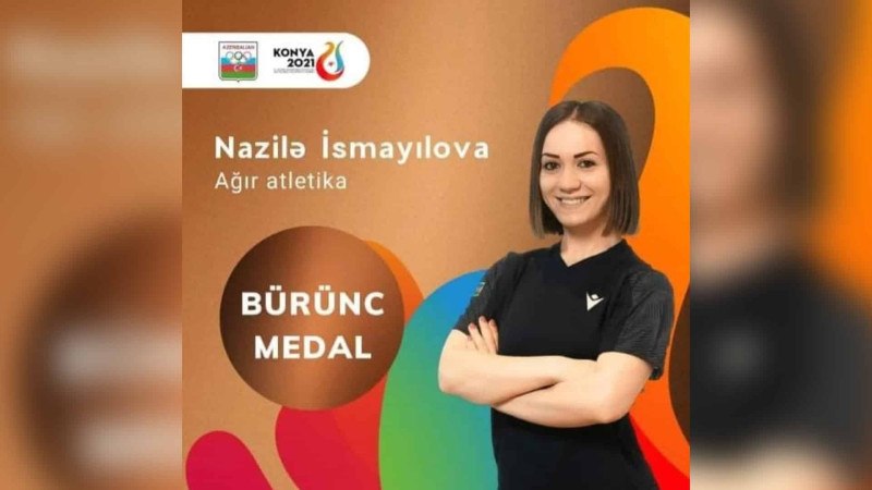 Ağır atletika üzrə idmançımız İslamiadada fəxri kürsüyə qalxıb