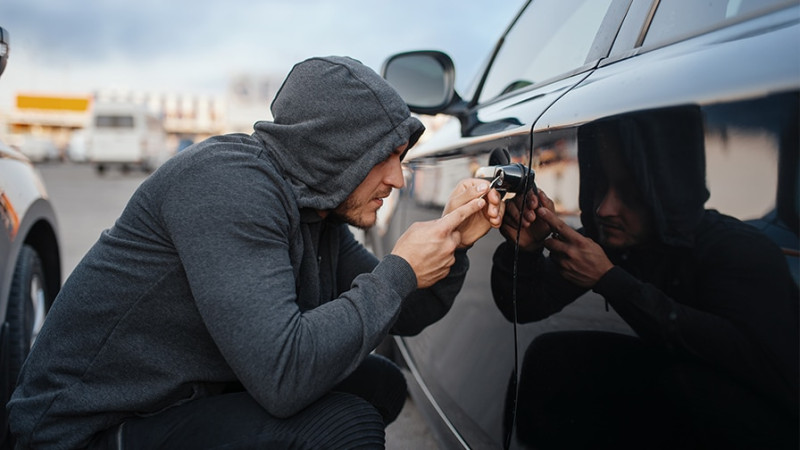 Avtomobillərdən oğurluq etməkdə şübhəli bilinən şəxslər tutulub