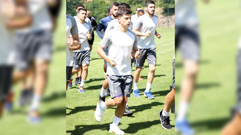 “Sumqayıt” futbol klubu daha bir qapıçını sınaqdan keçirir