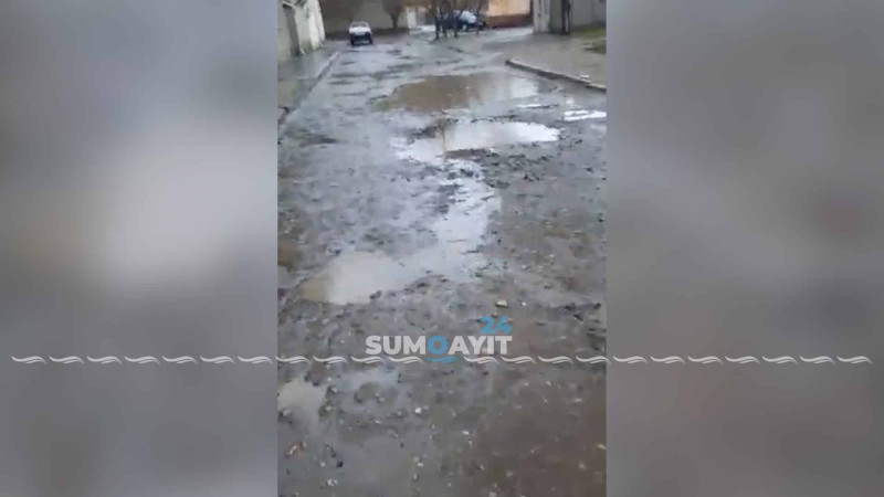 İsmət Qayıbov küçəsində asfalt örtüyünün təmirə ehtiyacı var