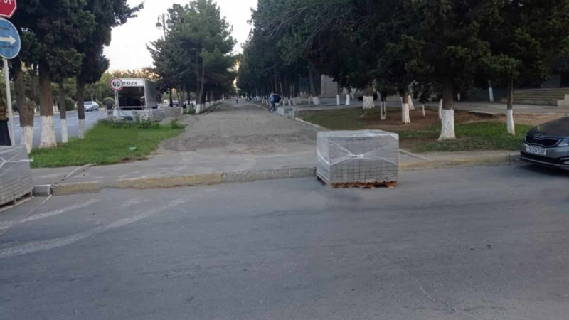Şəhərin ən uzun küçəsində səkilər yenilənir