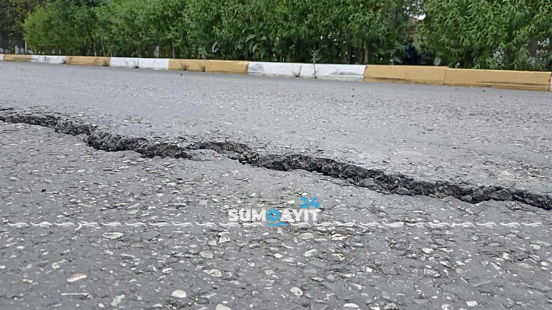 Bakı küçəsi: yolun bir hissəsində çöküntü əmələ gəlib