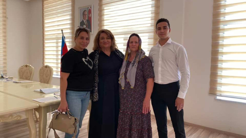 Deputat Hicran Hüseynova vətəndaşlarla görüşüb