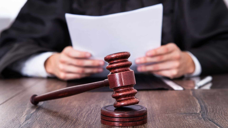 “Ana söyüşü”nə görə qonşusuna 42 bıçaq zərbəsi vuran şəxsə hökm oxunub