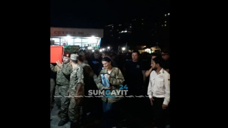 Sumqayıt şəhid XTQ leytenantı Elnur Səmədovla vidalaşır