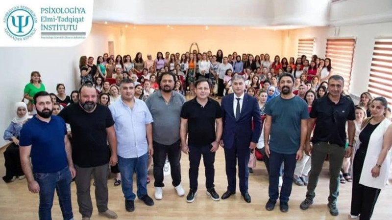 Xaricdən gələn professor-dosent heyəti tərəfindən məktəb psixoloqlarına təlim keçirilib