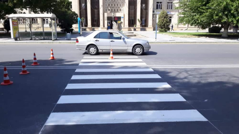 Mərkəzi poçtun qarşısında nişanlanma xətləri yenilənib