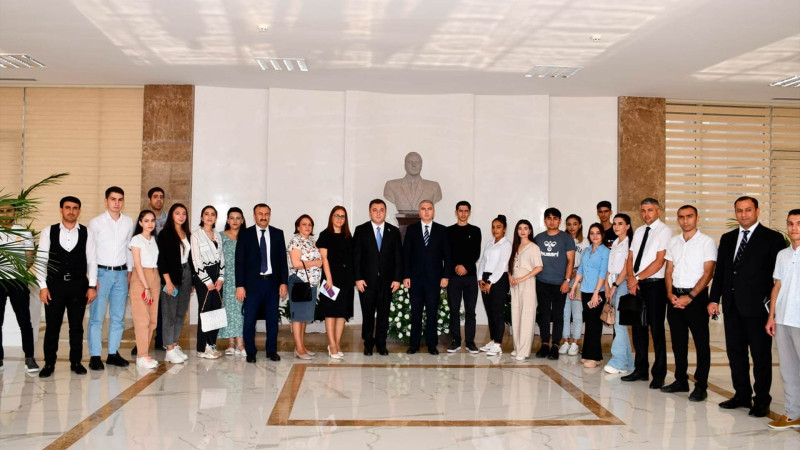 Müəllim və tələbələr Sumqayıt Kimya Sənaye Parkında olublar