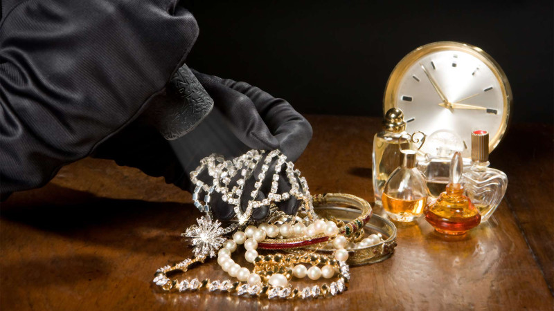 Paytaxtda 2000 manatlıq oğurluq edən Sumqayıt sakini tutulub