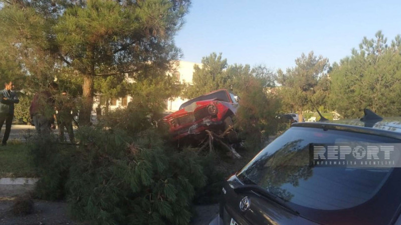 Heydər parkının yanında qəza baş verib