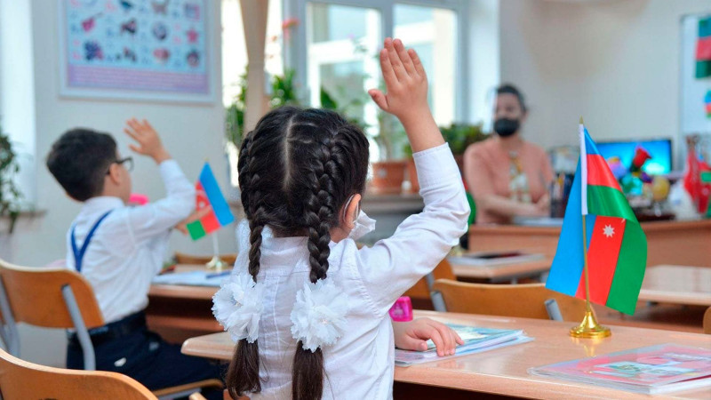Sumqayıtda 6000-ə yaxın şagird birinci sinfə qədəm qoyub