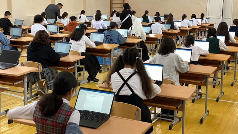 Sumqayıtdan olan şagirdlər inşa müsabiqəsində iştirak ediblər