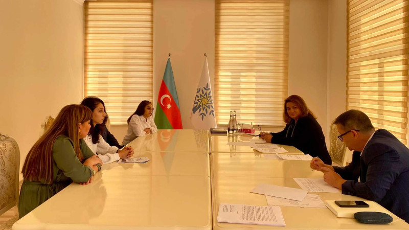 Deputat vətəndaşların qayğıları ilə maraqlanıb