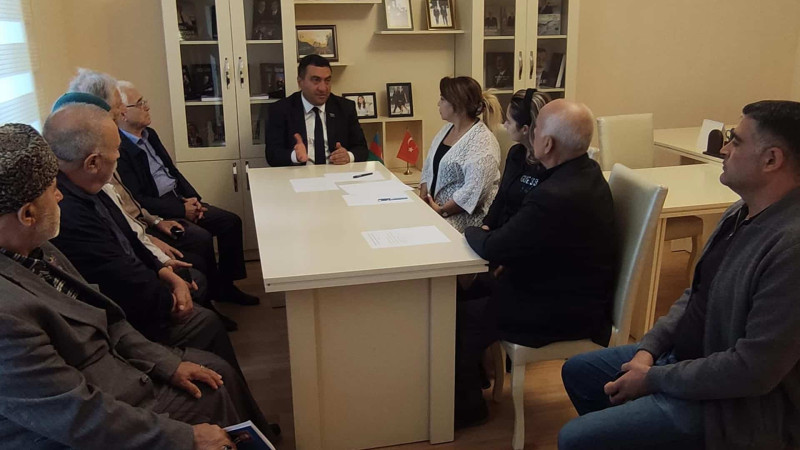Millət vəkili Müşviq Məmmədli sakinlərlə görüşüb