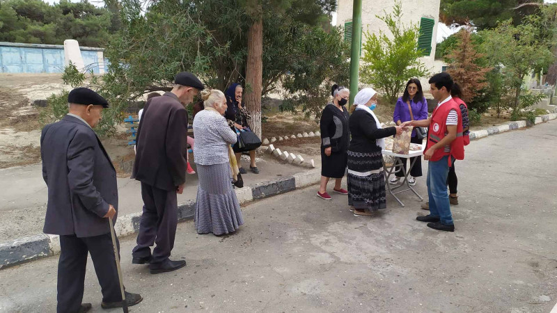 Ahıllara və fiziki imkanları məhdud uşaqlara xeyriyyə aksiyası keçirilib