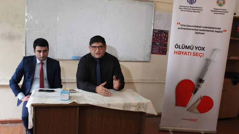 Tanınmış ekspert şagirdləri narkomaniyanın fəsadları mövzusunda maarifləndirib